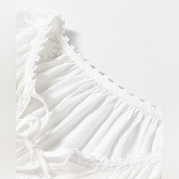 Elegant White Lace Blouse - Picture 9 of 12